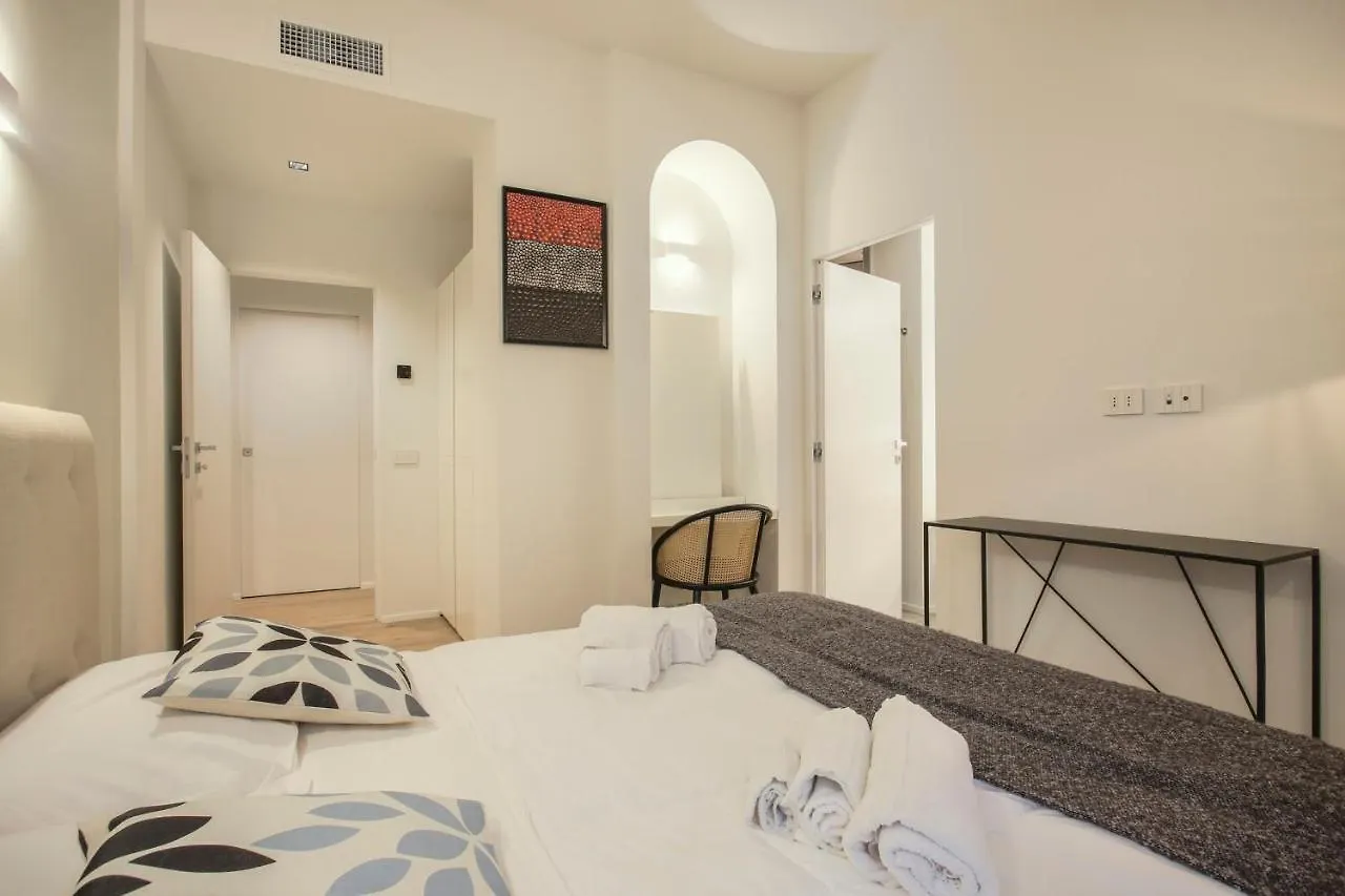 Apartment Repubblica Suite Ii-Hosted By Sweetstay Milan